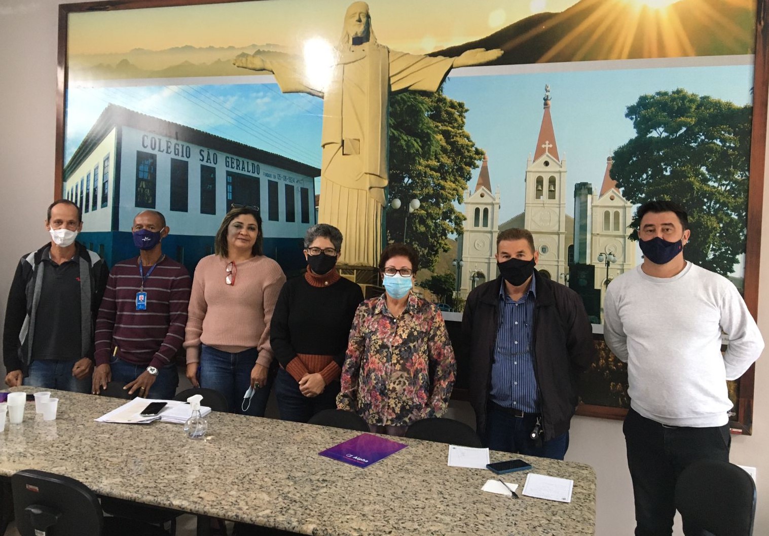 PRESIDENTE E VEREADORES SE REUNIRAM PARA UMA MESA REDONDA COM O DIRETOR DA CIRETRAN, A DIRETORA DA FACEC E A PROCURADORA DO MUNICÍPIO.